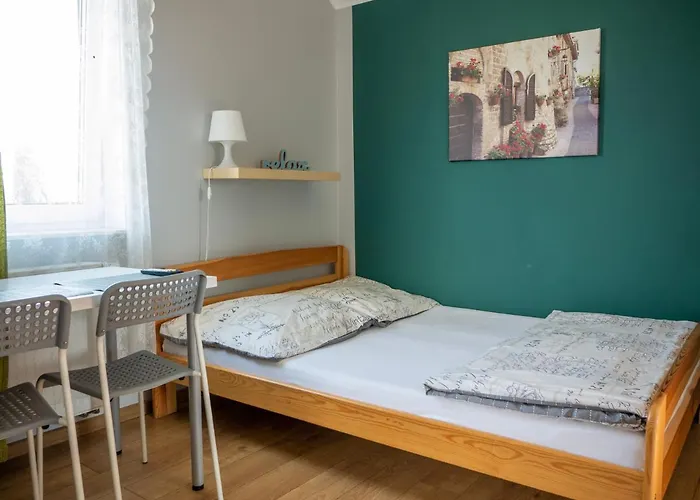 Hostel w ogrodzie